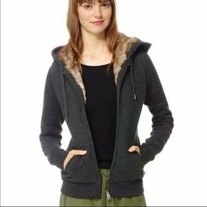 Aritzia TNA Pacific Faux-Fur Lined Zip-up Hoodie